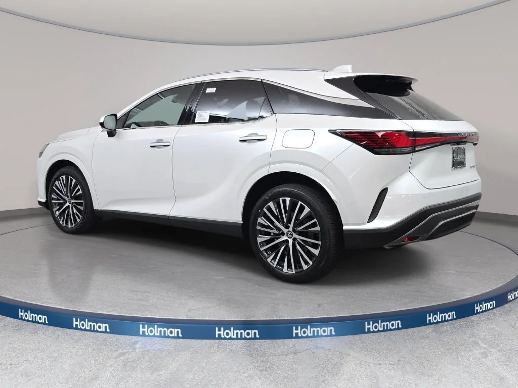 New 2026 Eminent White Pearl Lexus PREMIUM PLUS image 7