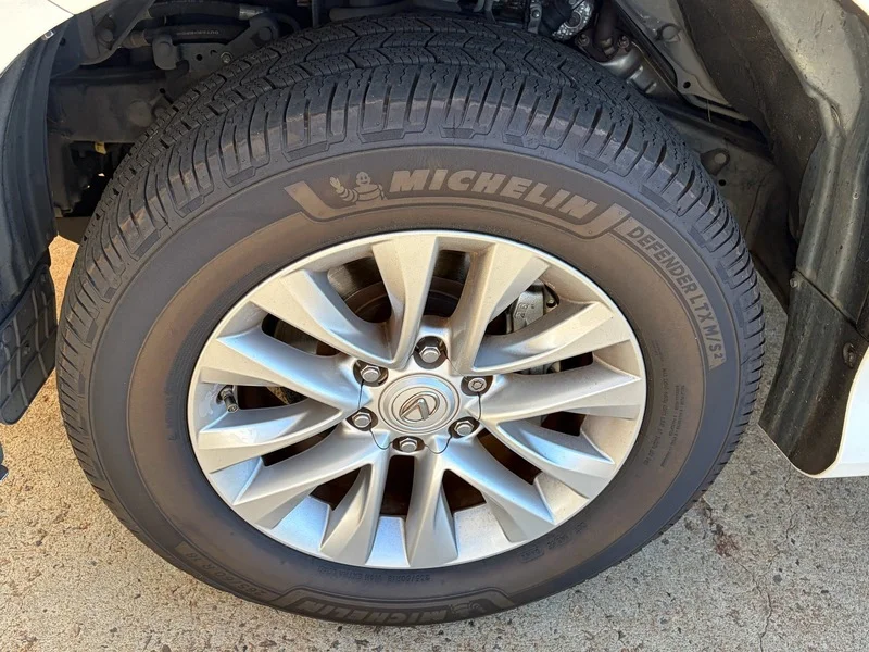Used 2015 Starfire Pearl LEXUS 460 image 3
