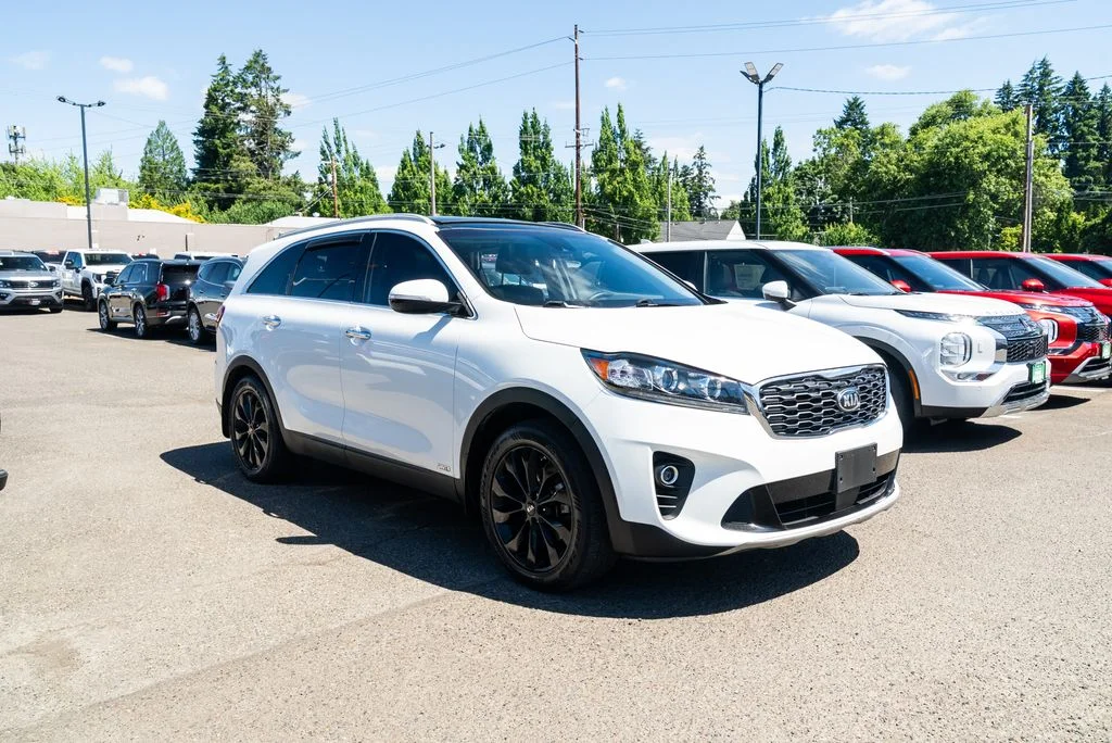 Used 2020 White Kia EX image 26