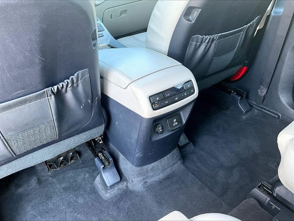 Certified Used 2022 White Hyundai SEL image 12