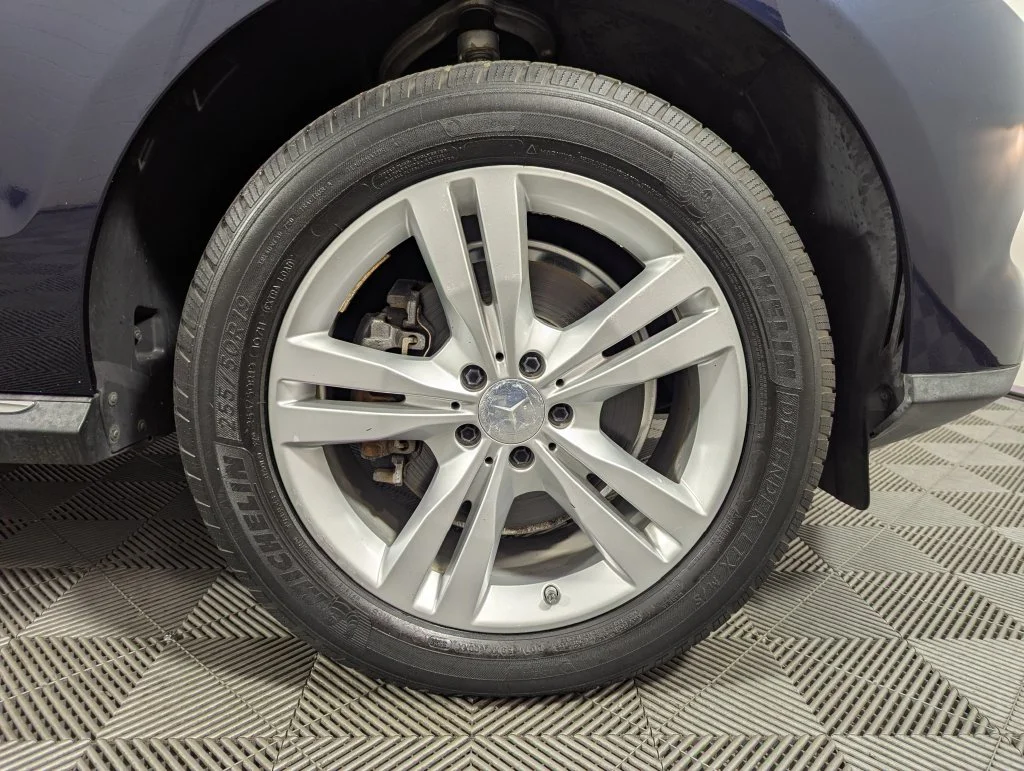 Used 2013 Blue Mercedes-Benz ML 350 image 22
