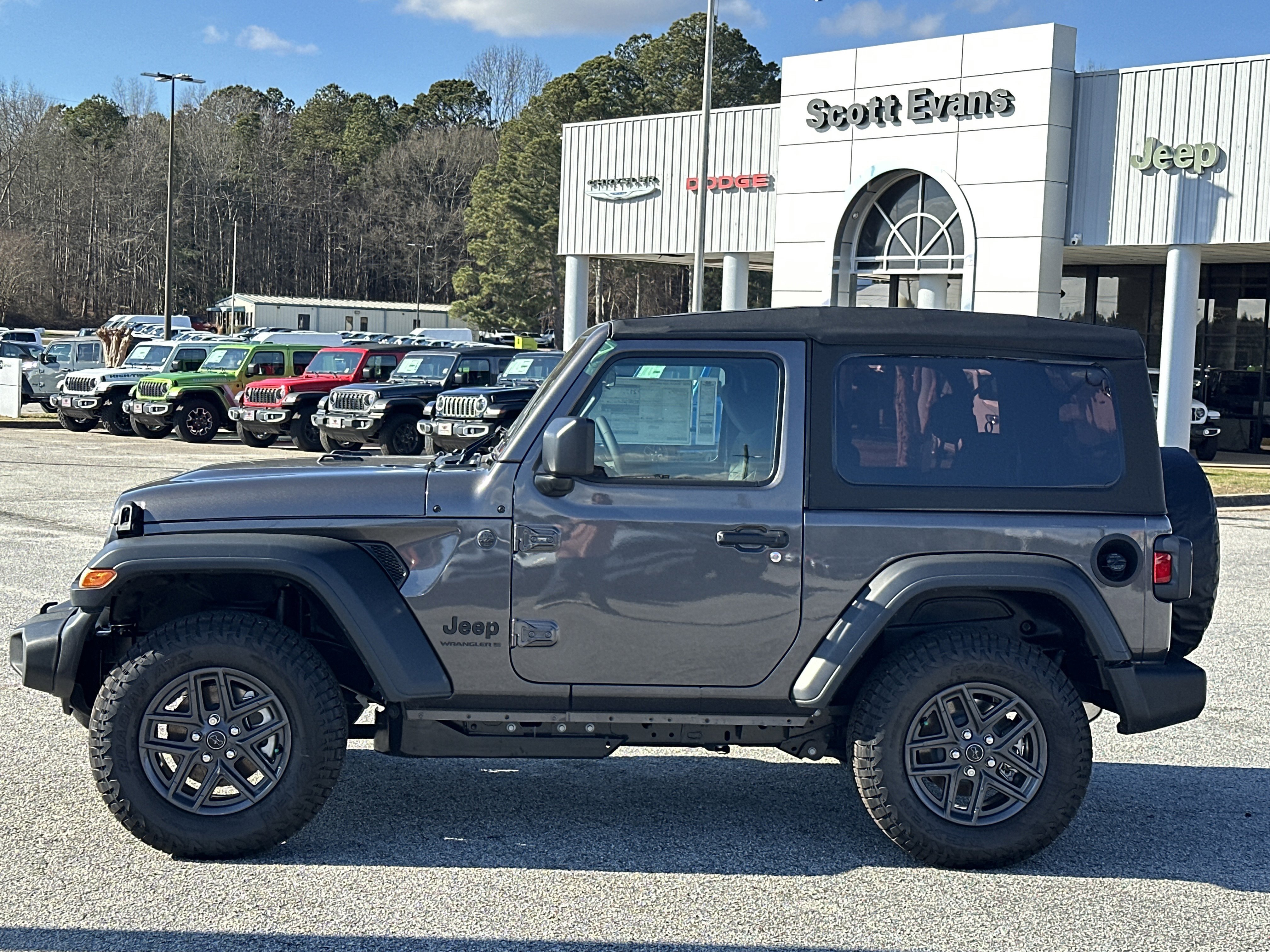 New 2026 Granite Crystal Metallic Clear-Coat Exterior Paint Jeep Sport S image 5