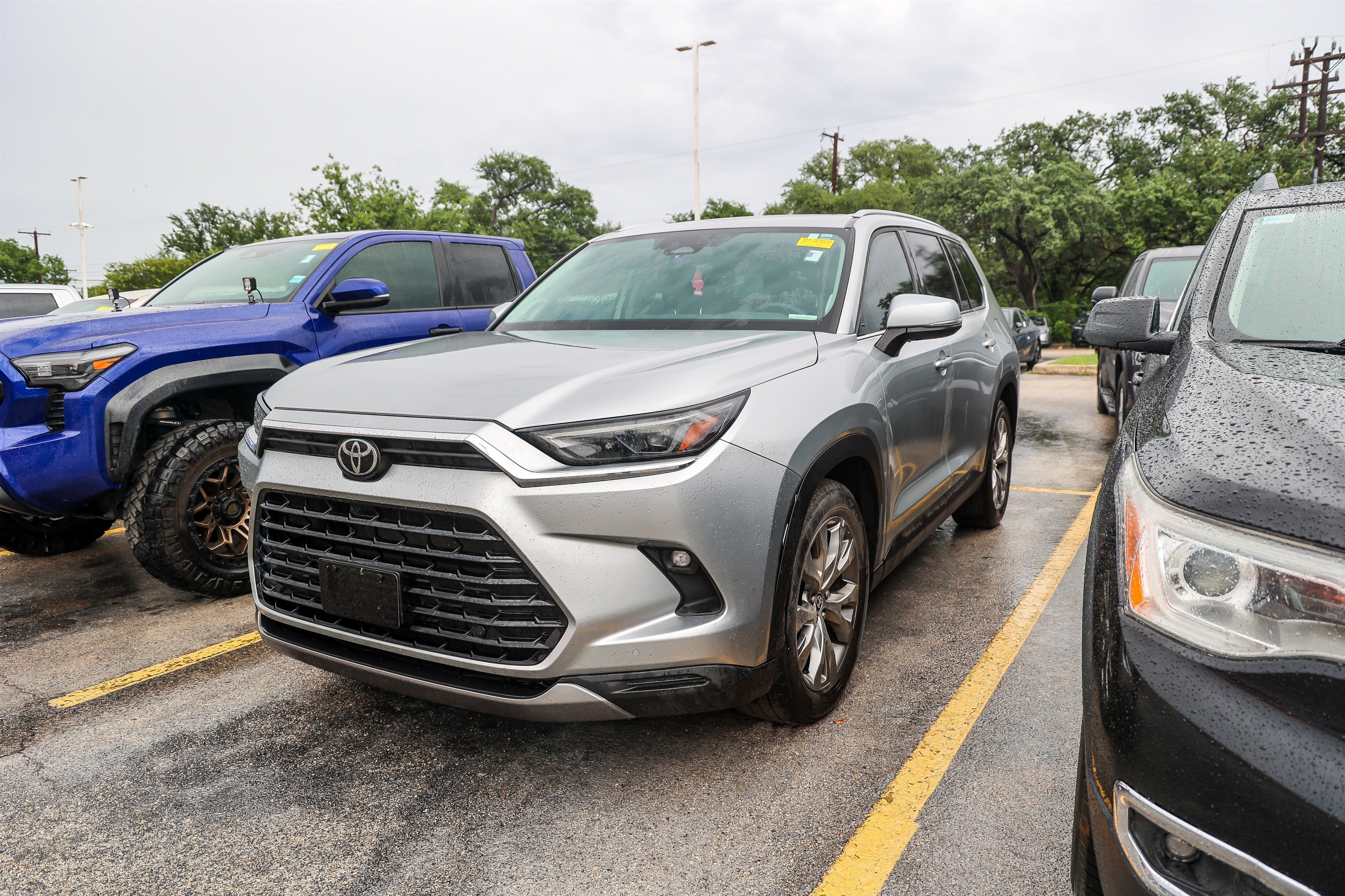 Used 2024 CELESTIAL SILVER Toyota Limited image 1