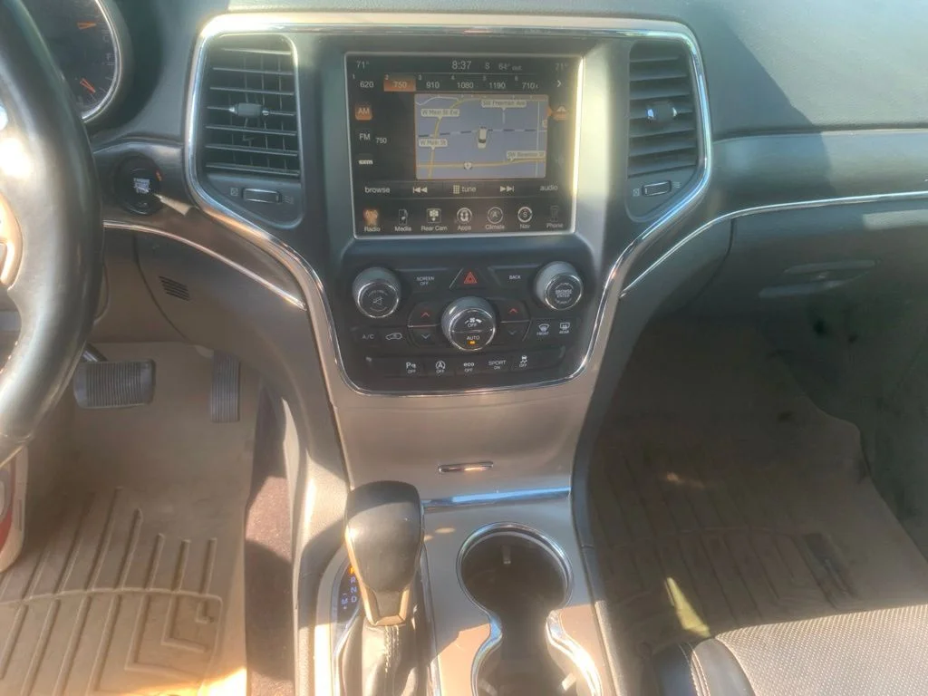 Used 2017 Billet Silver Metallic Clearcoat Jeep Limited image 15
