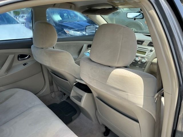 Used 2011 Gray Toyota LE image 26