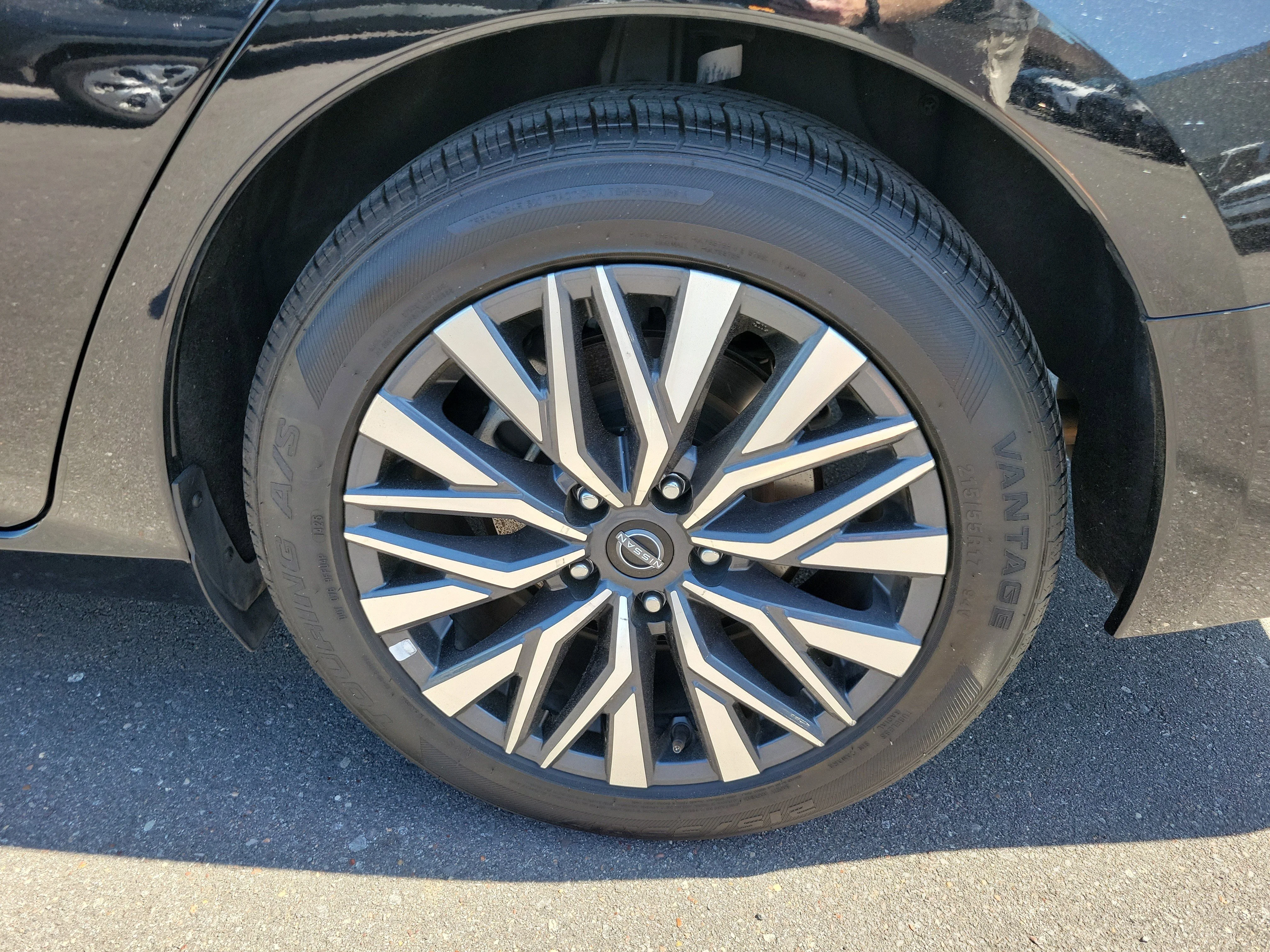 2025 Nissan Altima SV - Photo 26