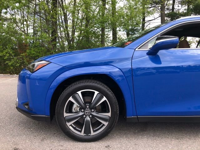 Certified Used 2025  Lexus 300h Premium image 36