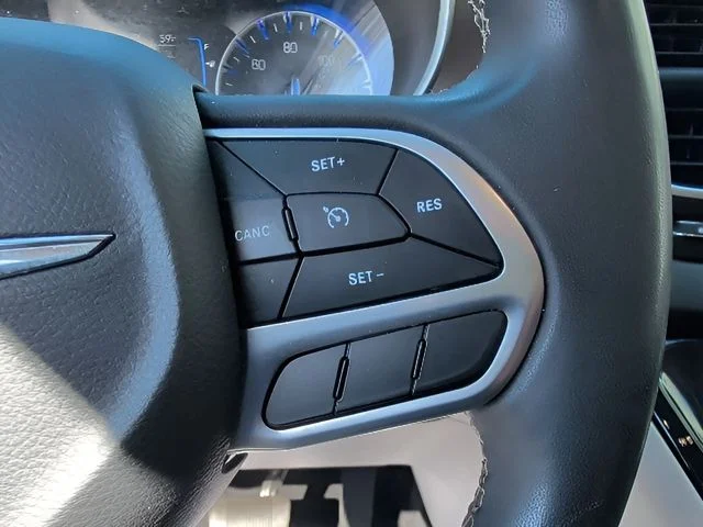 Used 2022 White Chrysler LX image 19