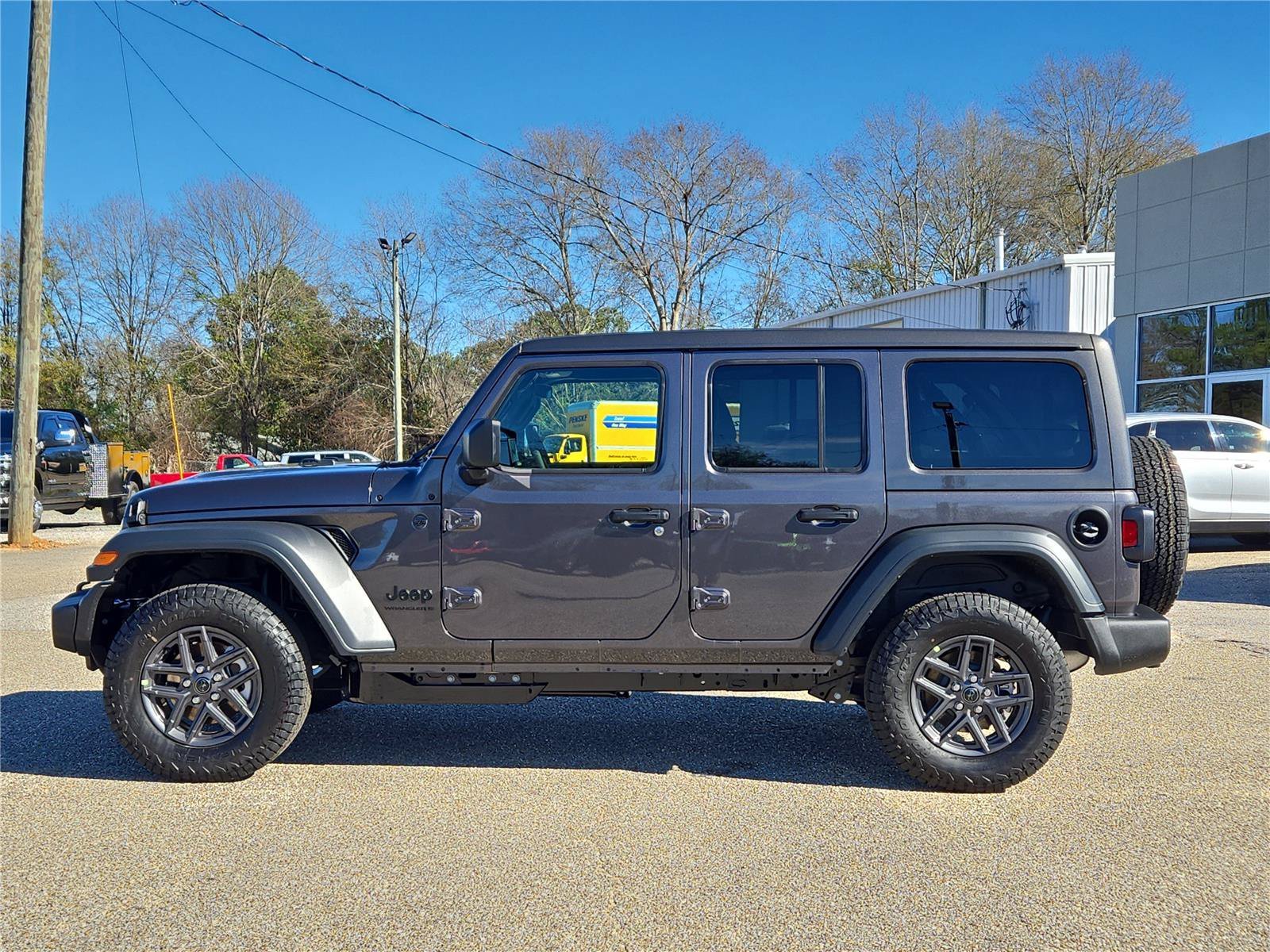 New 2026 Granite Crystal Metallic Clearcoat Jeep Sport S image 11