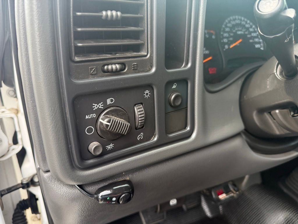 Used 2007 Summit White GMC Work Truck image 14