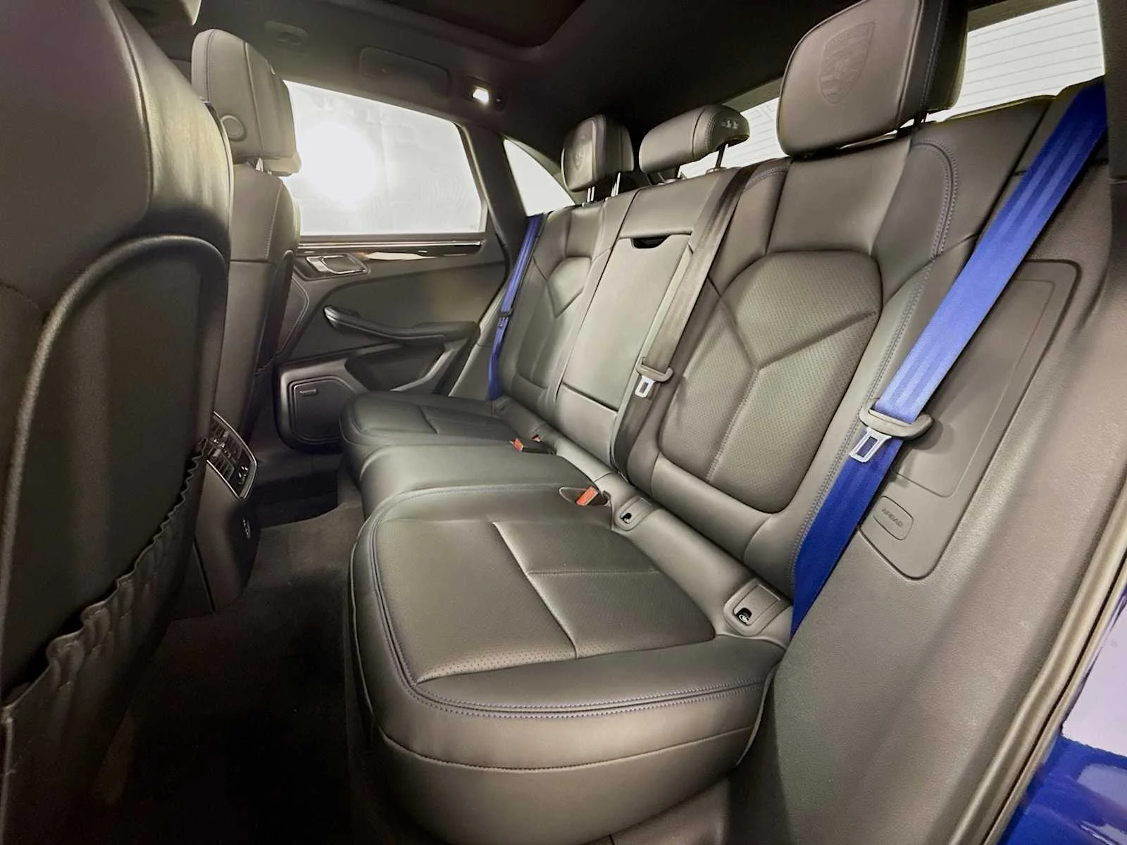 New 2026 Gentian Blue Metallic Porsche S image 23