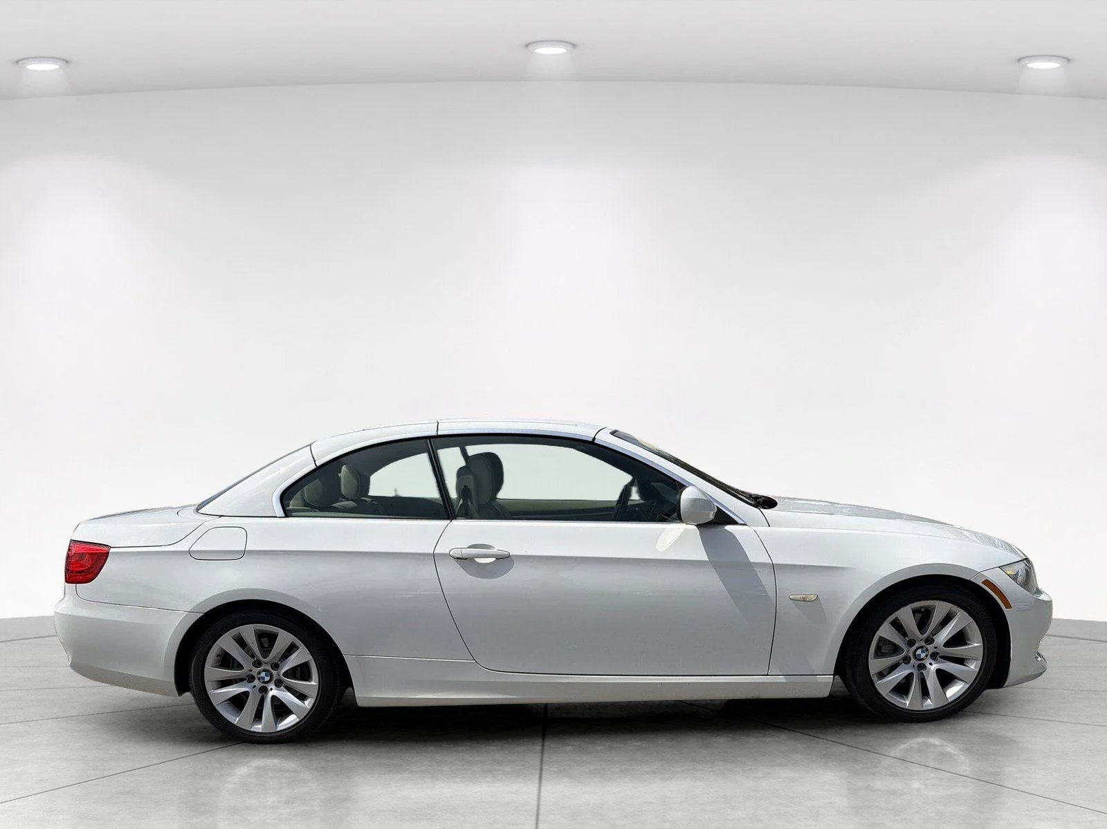 Used 2013 Alpine White BMW 328i image 3
