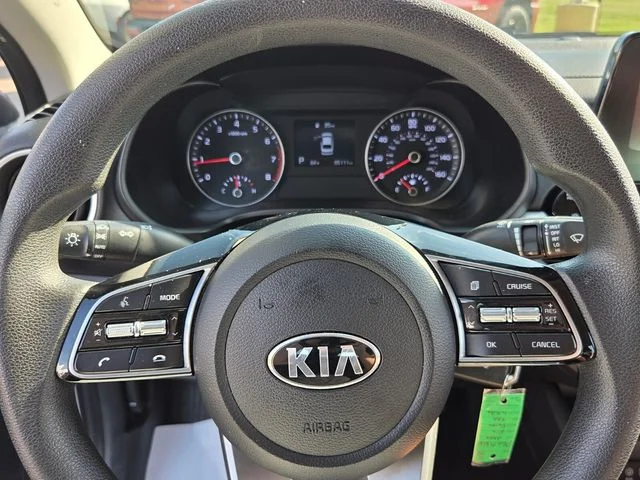 Used 2020 White Kia LXS image 25
