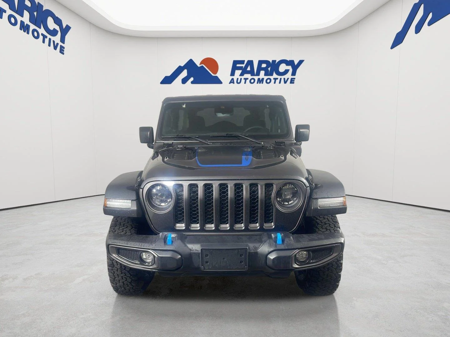 Used 2023 Granite Crystal Metallic Clearcoat Jeep Rubicon image 3