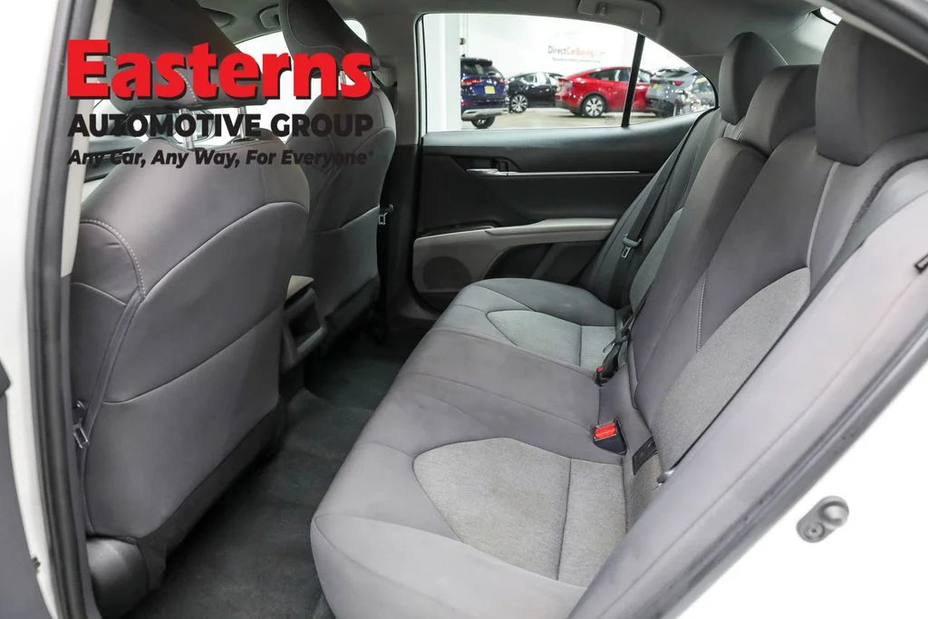 Used 2022 White Toyota LE image 20