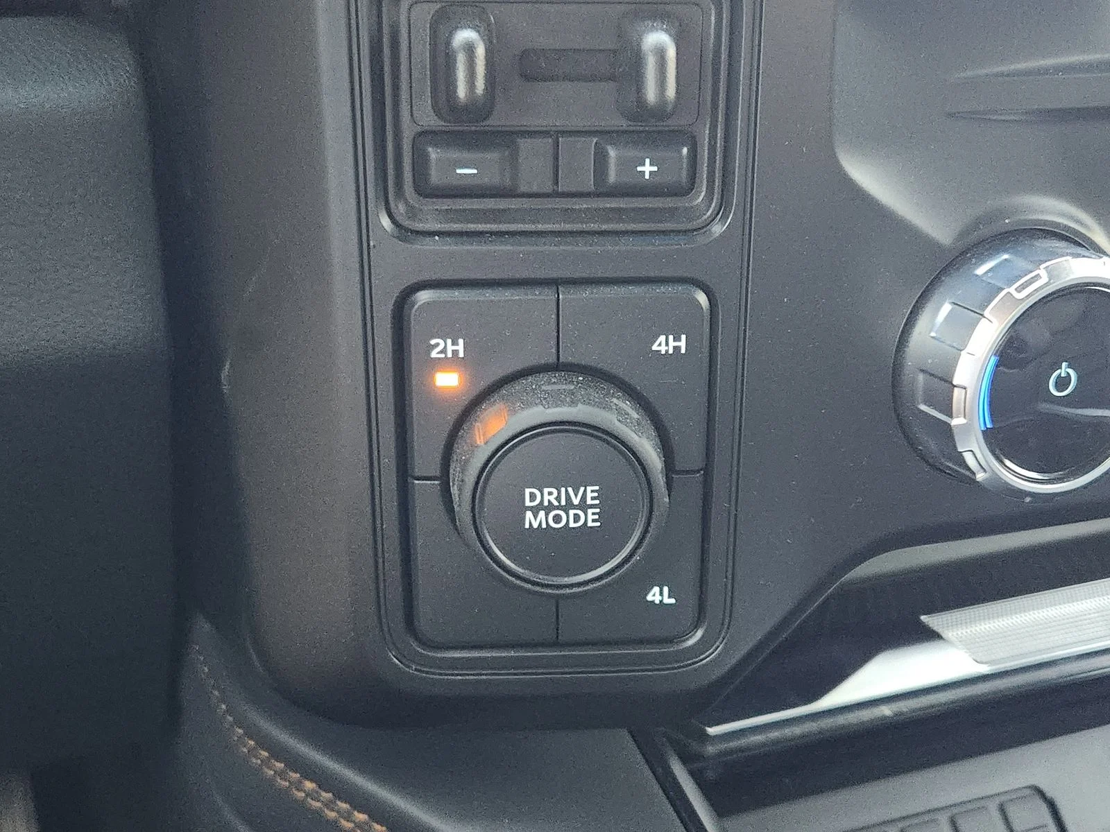 Used 2024 Black Ford Platinum image 19