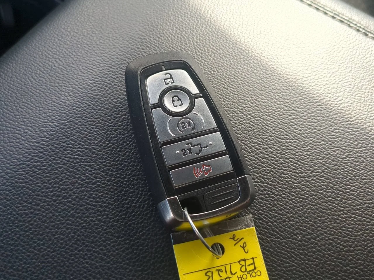 Used 2023 Avalanche Gray Ford XLT image 29