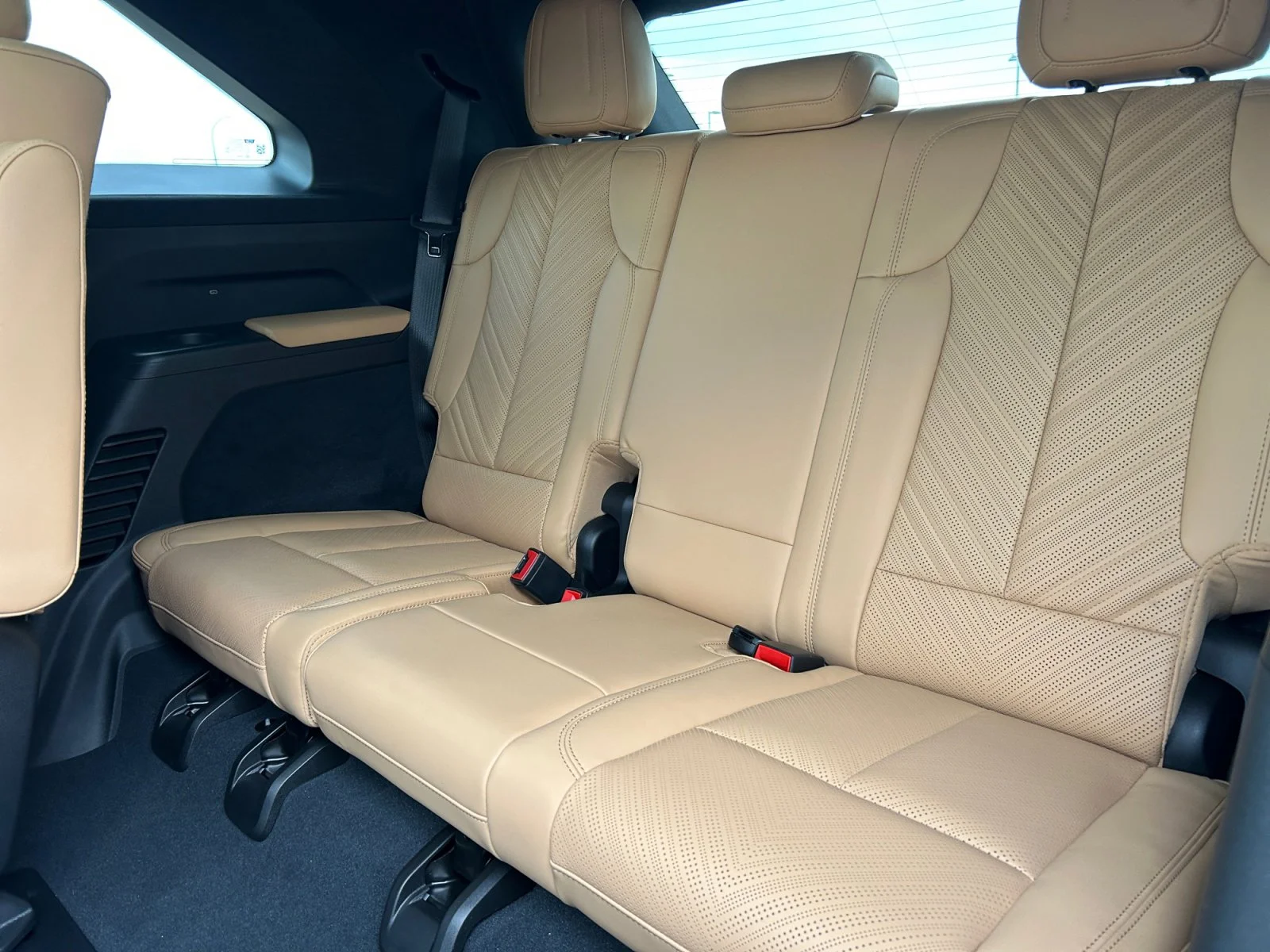 New 2026 Luna Metallic Cadillac Premium Sport AWD image 20