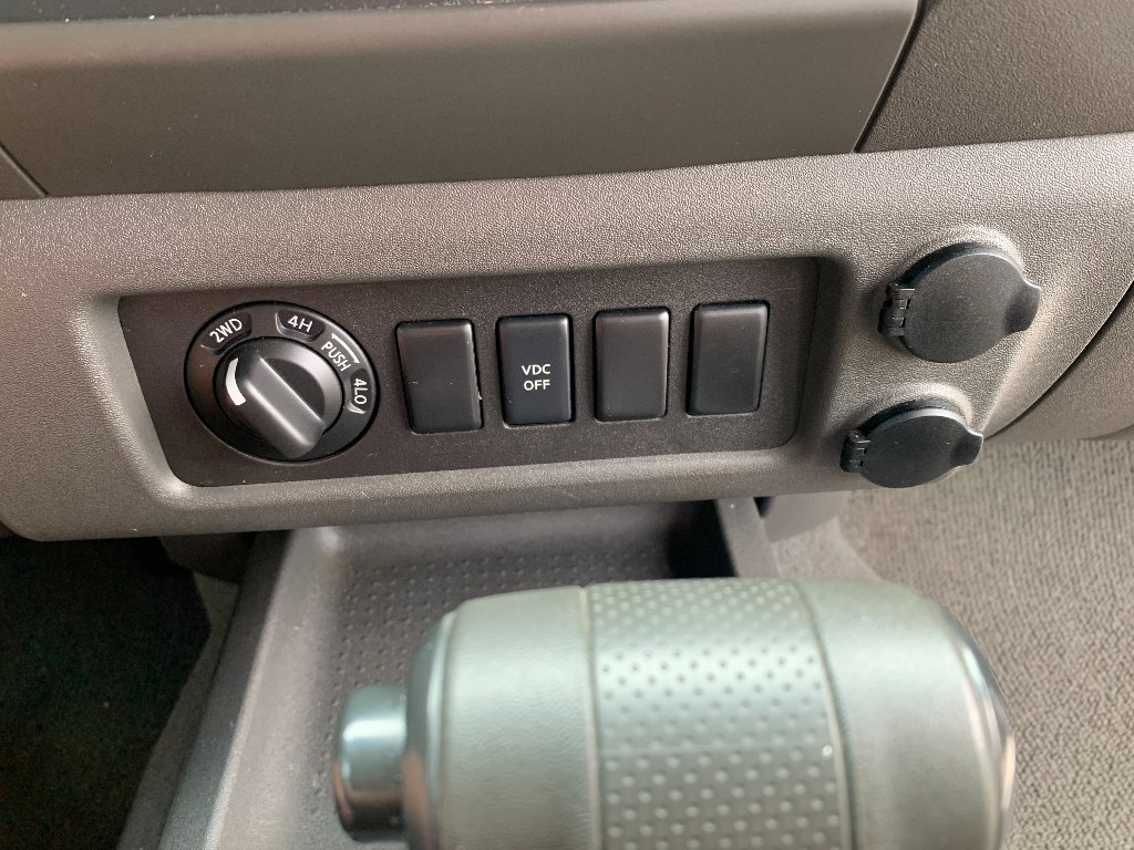 Used 2007 Avalanche Nissan S image 17