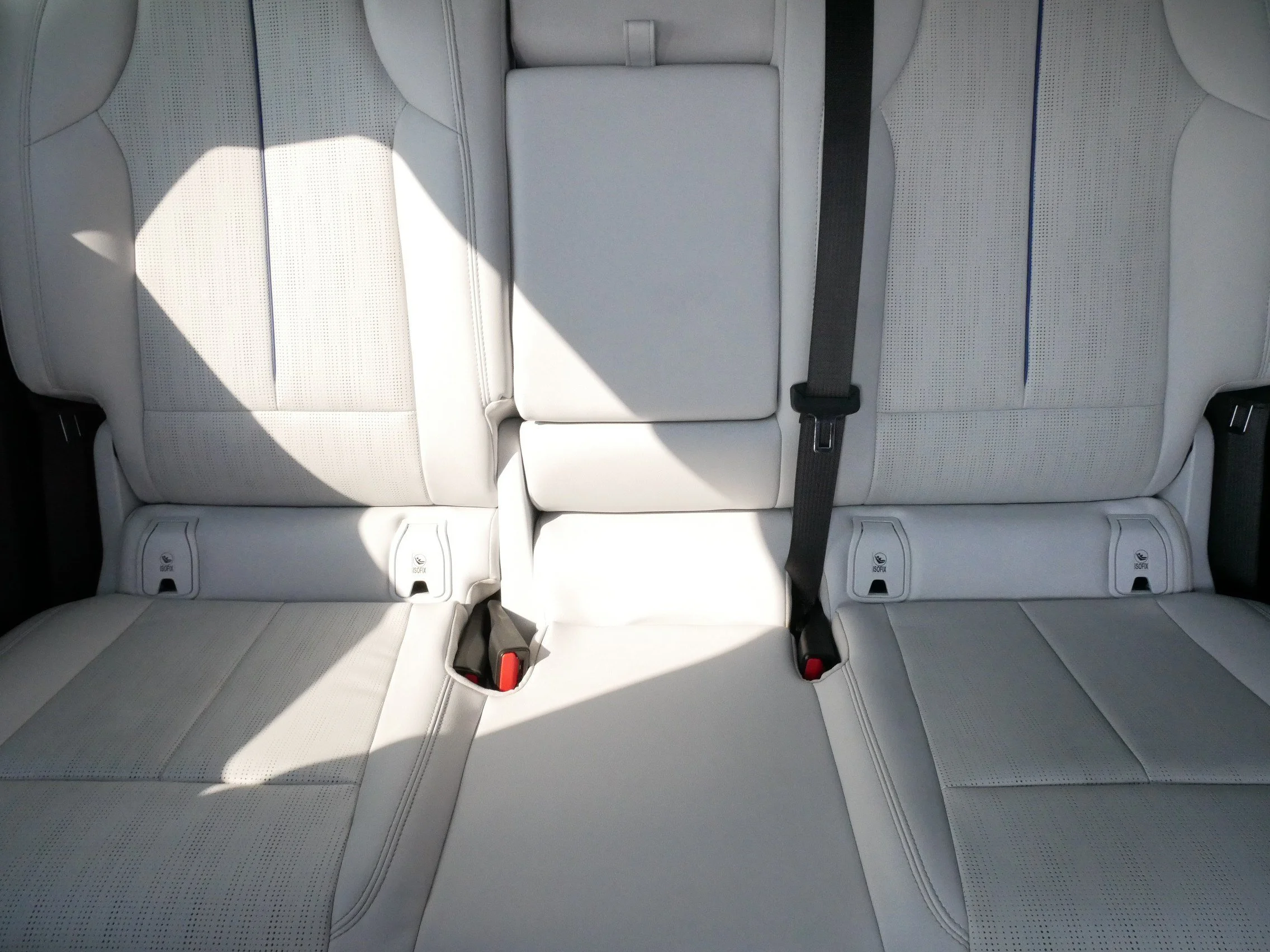 Used 2024 Crystal White Tricoat Cadillac Sport image 13