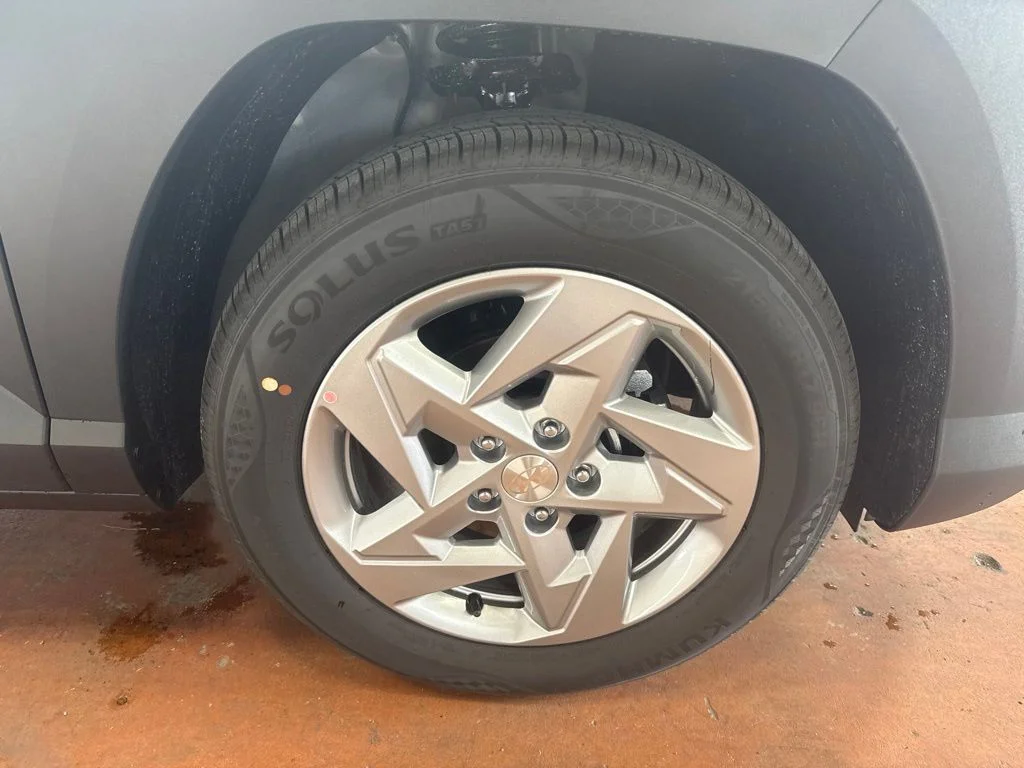 New 2027 Cyber Gray Metallic Hyundai SE image 11