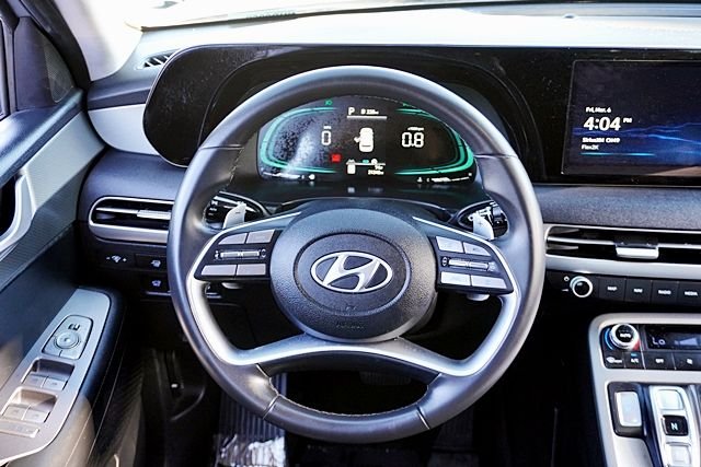 Used 2025 Silver Hyundai SEL image 20