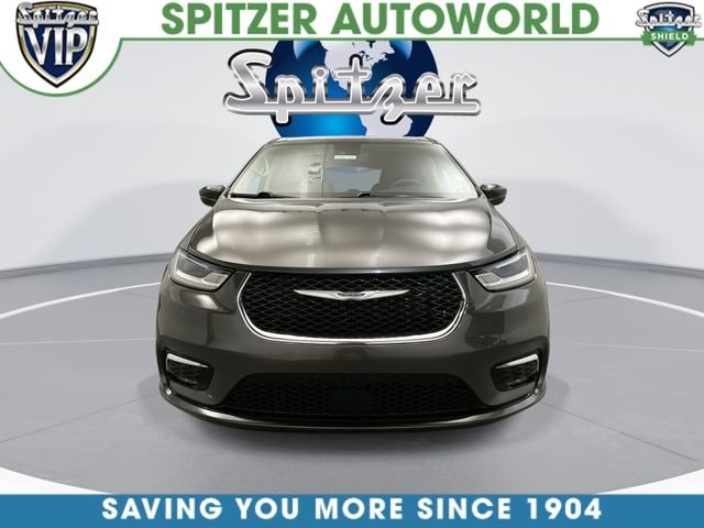 Used 2023 Gray Chrysler Touring L image 5