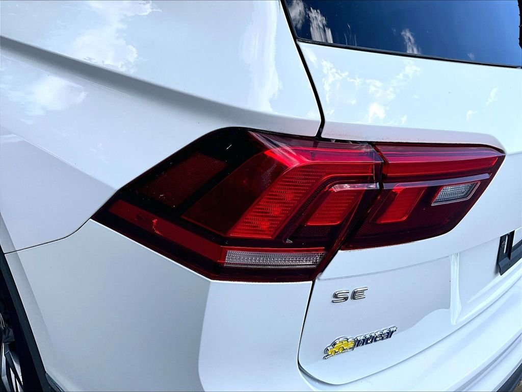 Used 2022 White Volkswagen 2.0T SE image 32