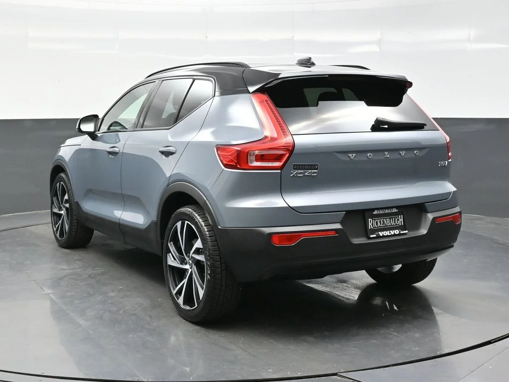 Used 2021 Thunder Gray Metallic Volvo R-Design image 5