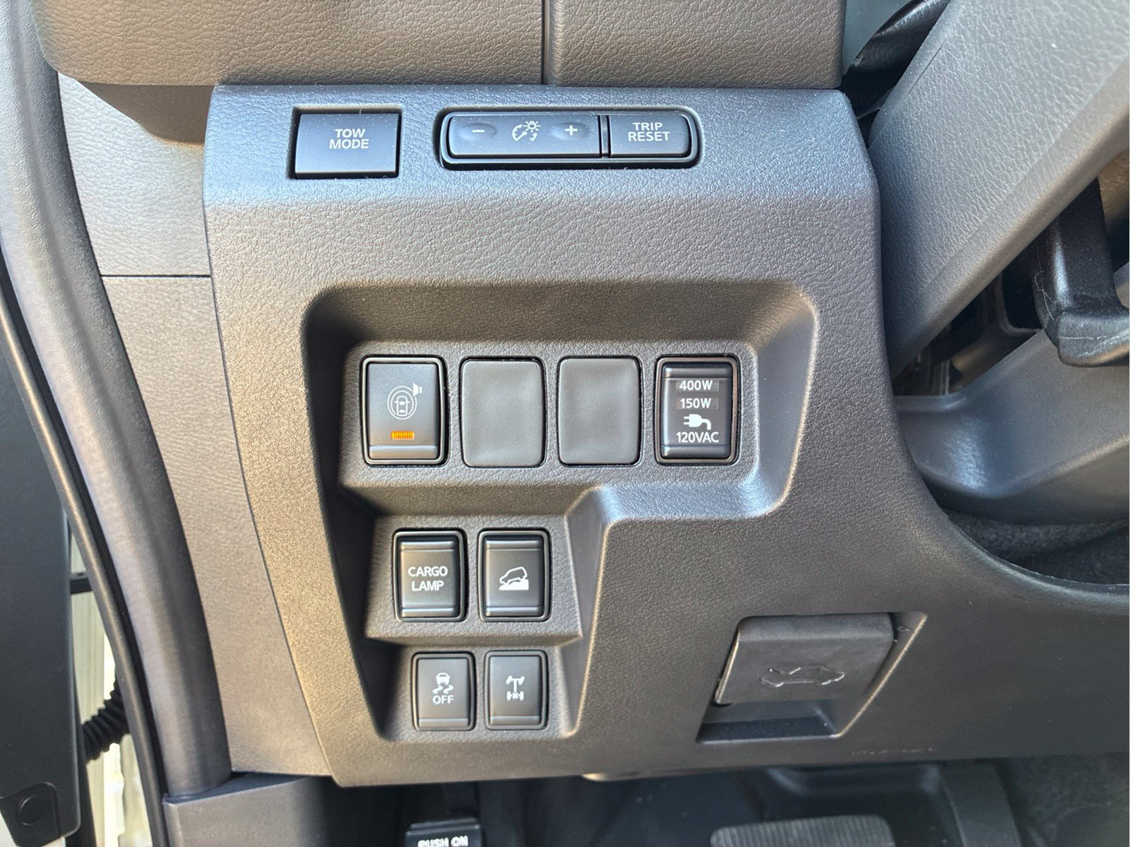 Used 2025 White Nissan PRO-4X image 24