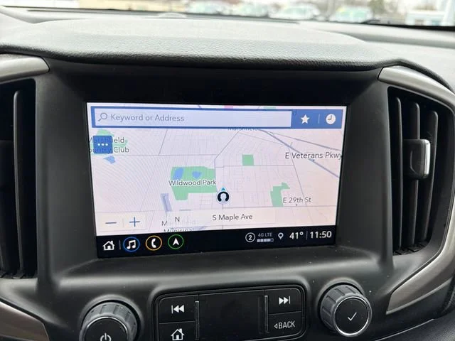 Used 2022 Quicksilver Metallic GMC AT4 image 27
