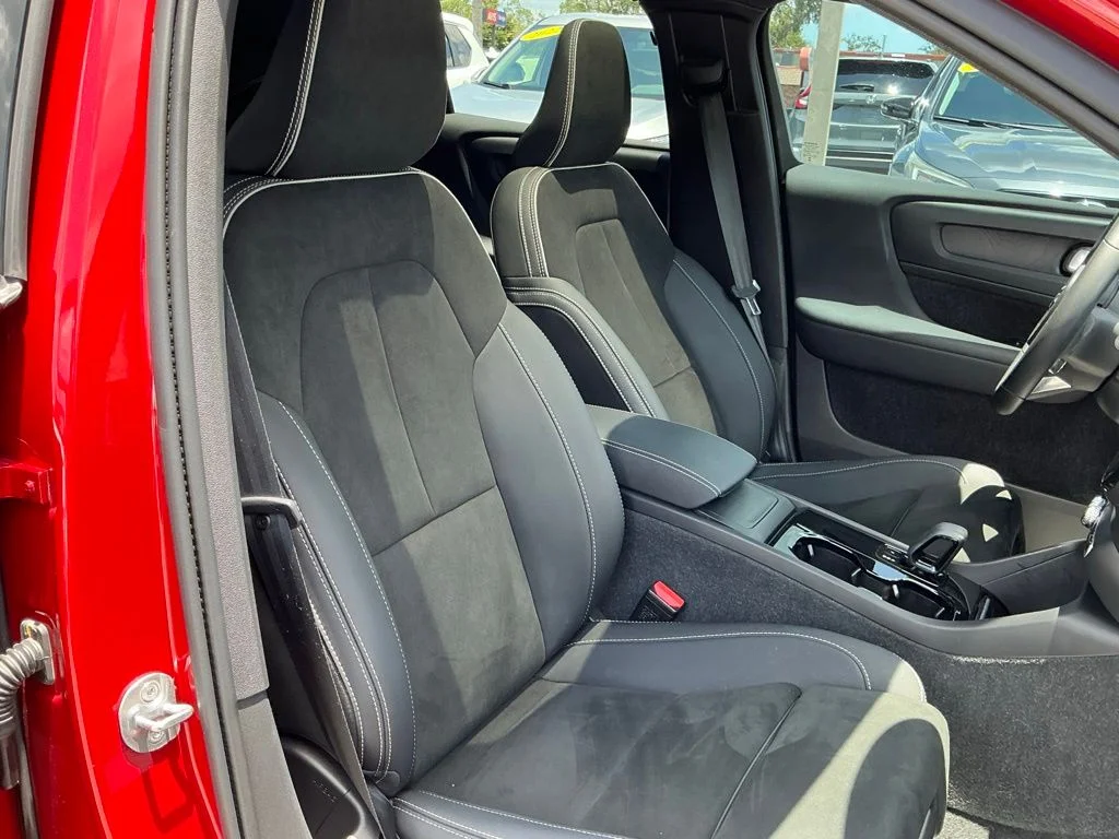Used 2023 Red Volvo Ultimate image 23