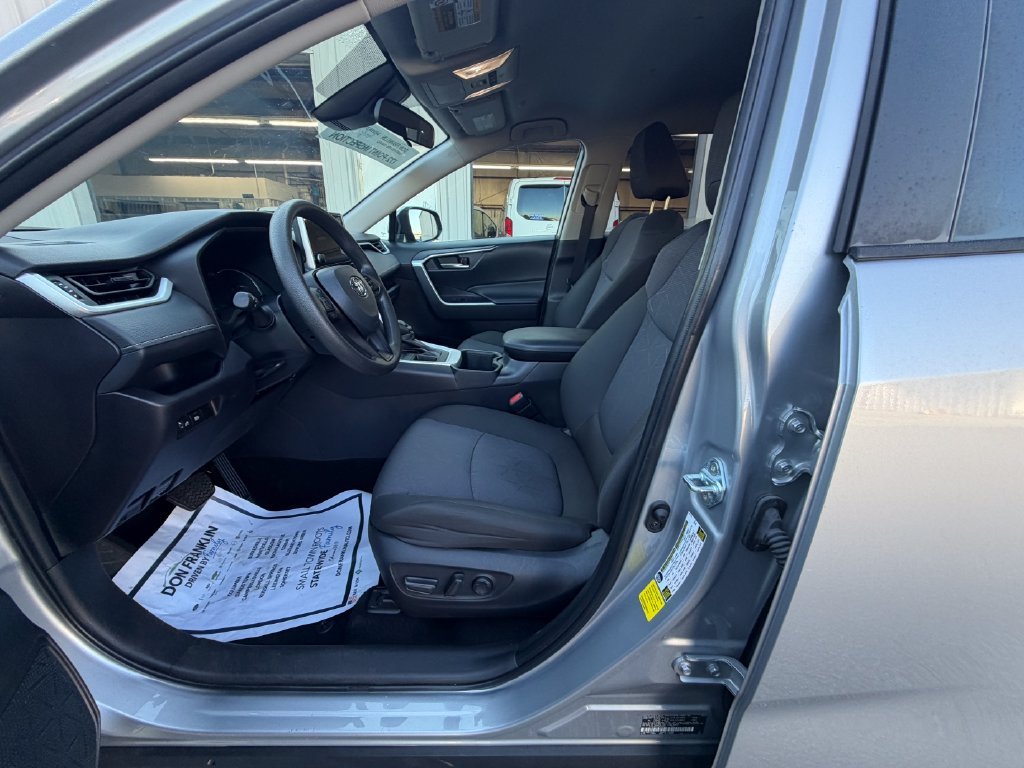 Used 2025 Silver Toyota XLE image 9