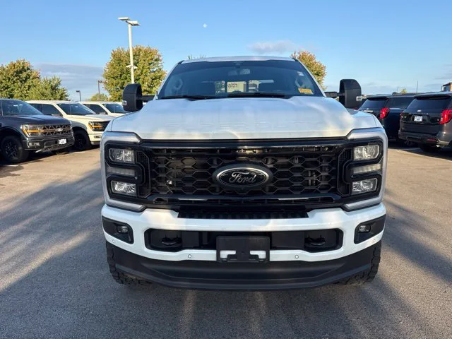Used 2025 Star White Ford Lariat image 2