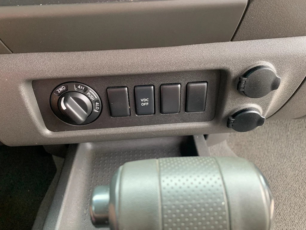 Used 2007 Avalanche Nissan S image 17