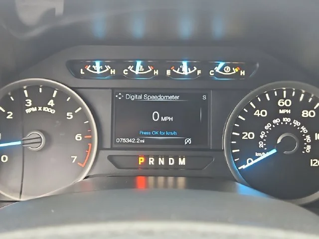Used 2018 Red Ford XL image 16