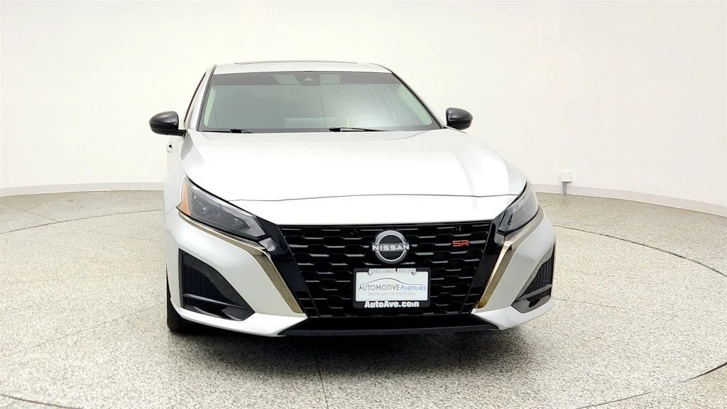 Used 2024 Brilliant Silver Metallic Nissan 2.5 SR Sedan w/ Premium Pkg feat. Moonroof image 2