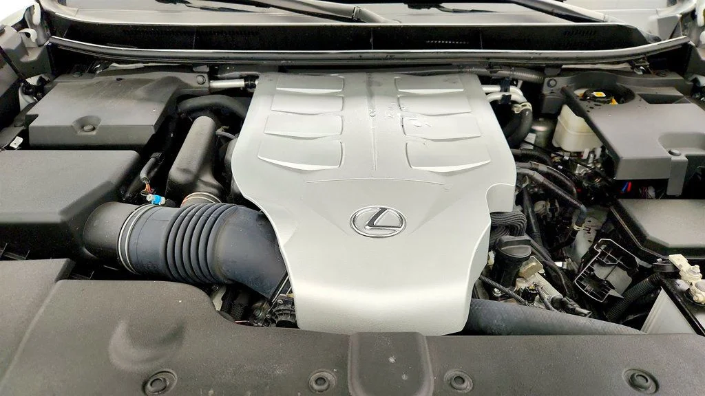Used 2023 Eminent White Pearl Lexus GX 460 Premium 4WD with Plus Package, Tow Hitch & Heated SW image 28
