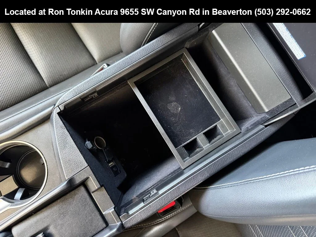 Used 2016 Silver Lining Metallic Lexus 200t image 27