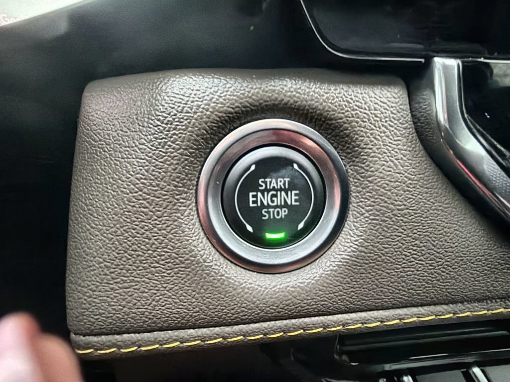 Used 2025 Summit White Chevrolet ZR2 image 17