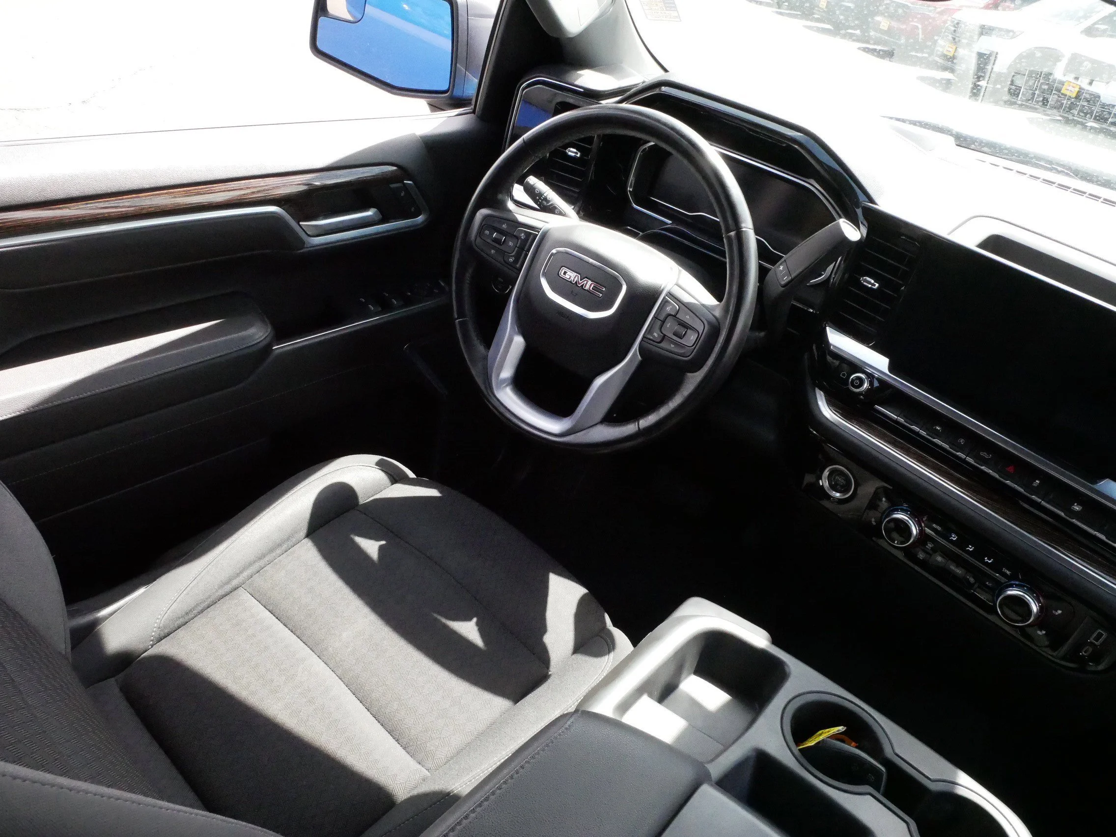 Used 2022 Dynamic Blue Metallic GMC Elevation image 9