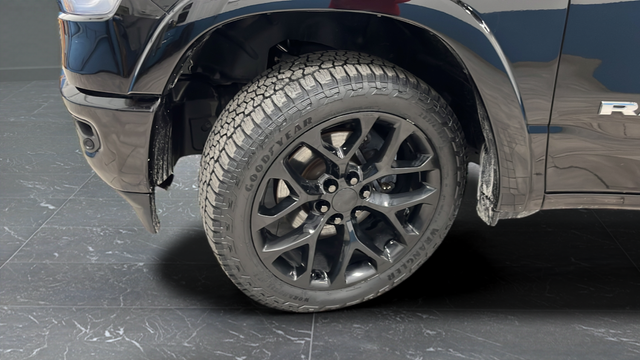 Used 2019 Diamond Black Crystal Pearlcoat Ram Laramie image 35