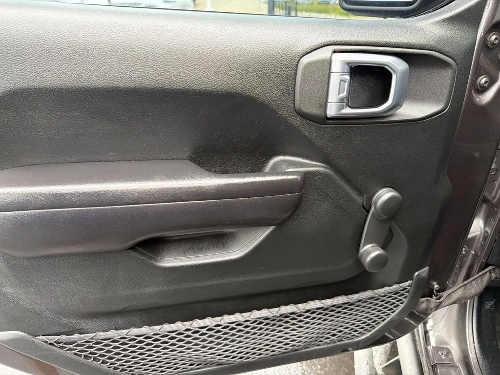 Used 2020 Gray Jeep Unlimited Sport image 9