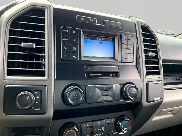 Used 2022 Silver Metallic Ford XL image 19