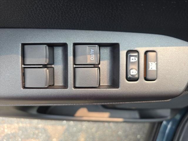 Certified Used 2018 GALACTIC AQUA Toyota Hybrid XLE image 33