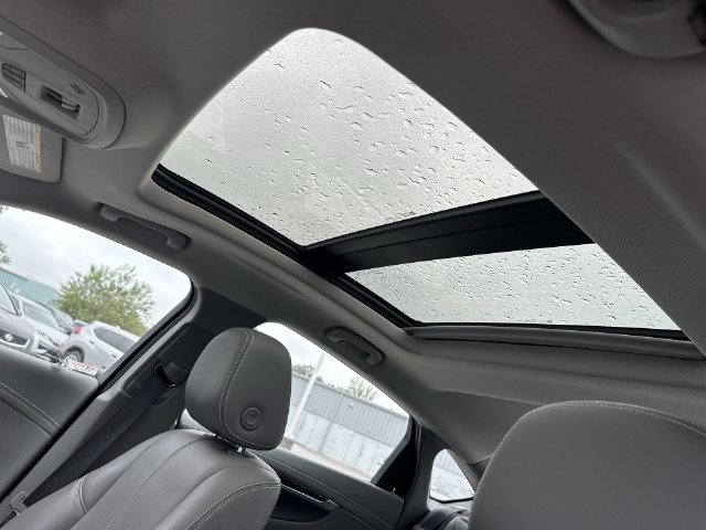 Used 2019 Summit White Chevrolet LT image 18