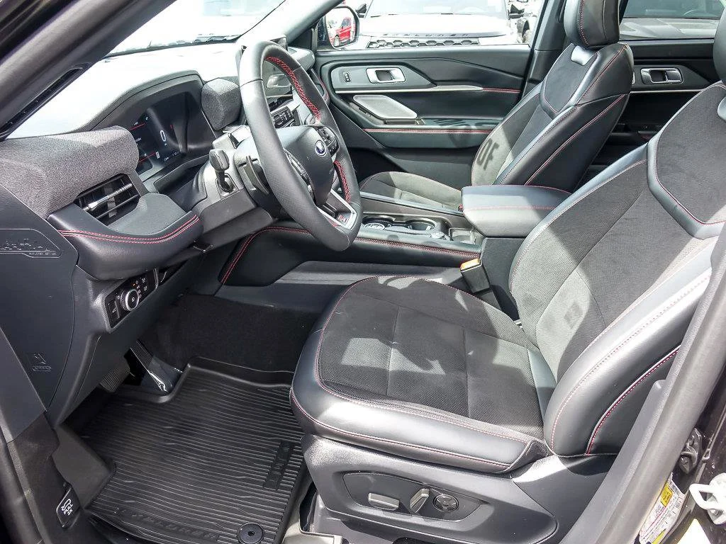 Used 2026 Agate Black Metallic Ford ST image 12