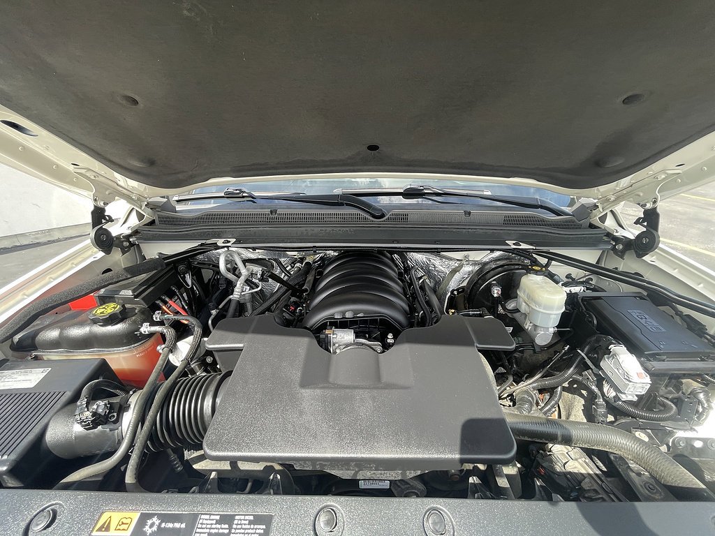 Used 2015 WHITE DIAMOND TRICOAT Chevrolet LTZ image 21