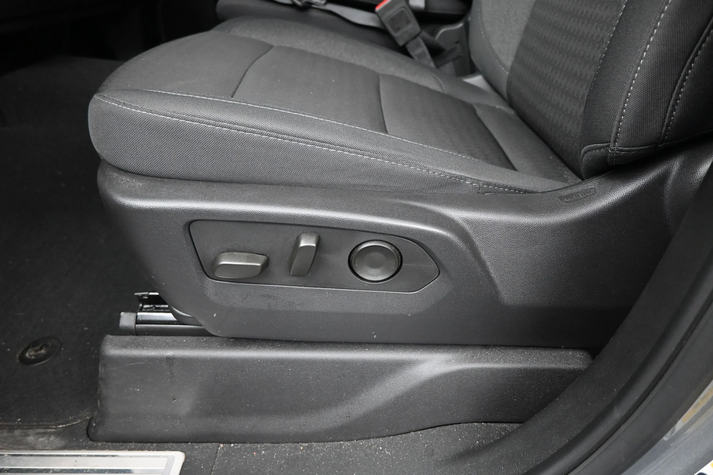 Used 2024 Sterling Gray Metallic Chevrolet LT image 10