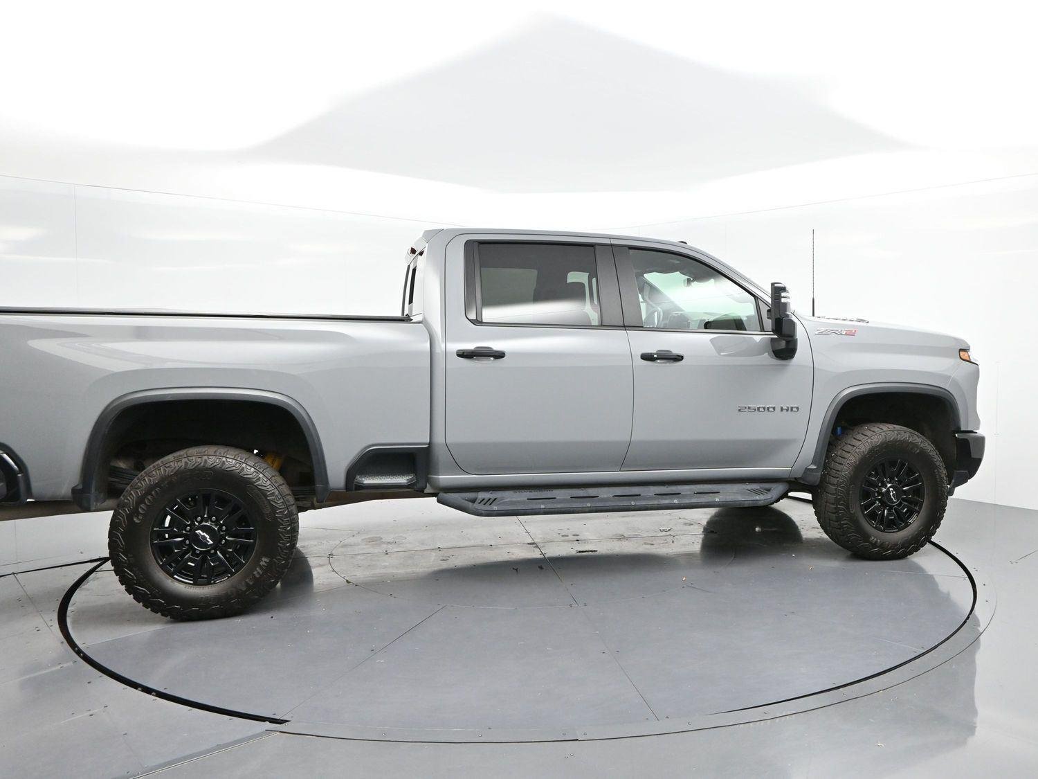 Used 2025 Slate Gray Metallic Chevrolet ZR2 image 4